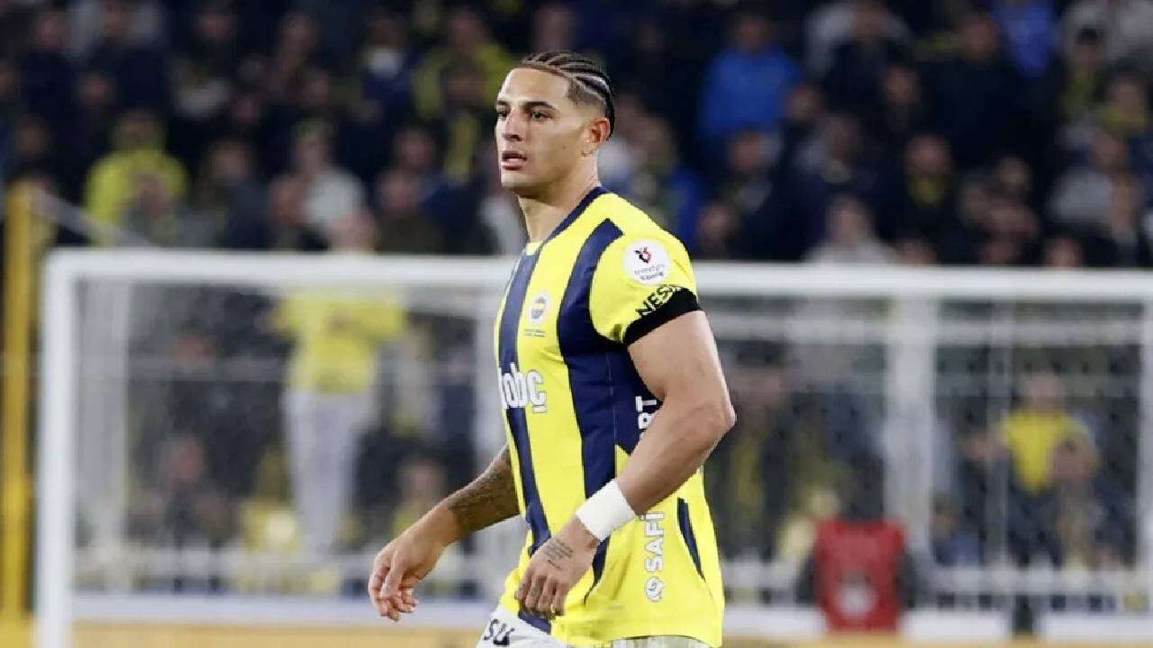 Fenerbahçe'ye 12 milyon euroya imza atmıştı: Aziz Yıldırım bedavaya gönderiyor, 2'nci ayrılığı hiç düşünmeden onayladı! 4